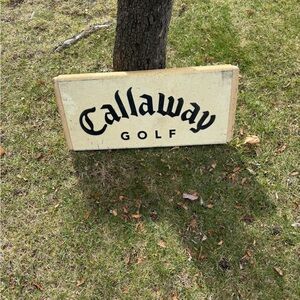 Callaway Cream and Black Golf Sign